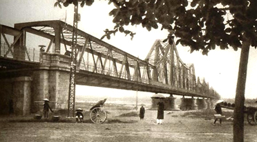 the-long-bien-bridge-in-1925