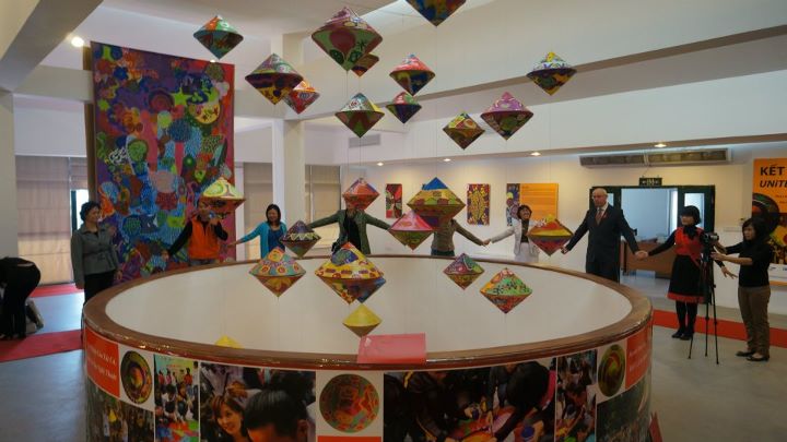 Exhibition UNiTe