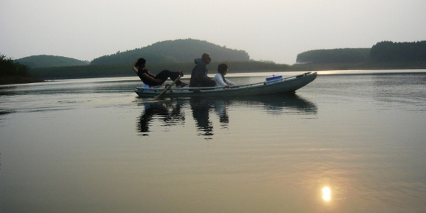 on-thac-ba-lake