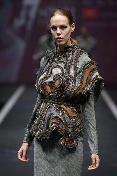 Vu Ta Linh LCFS won international fashion award 2