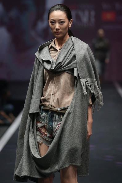Vu Ta Linh LCFS won international fashion award 5