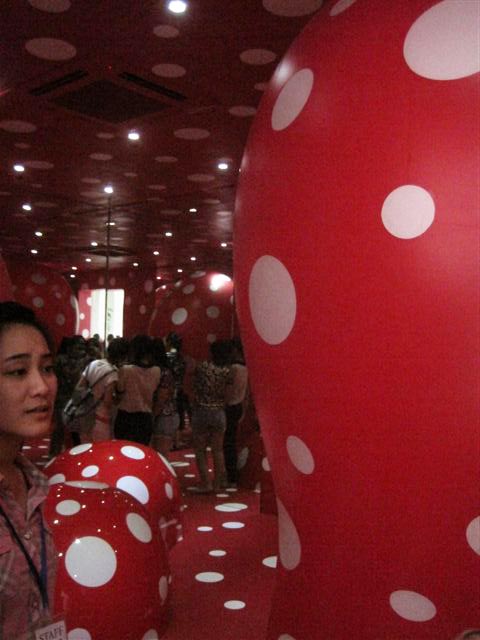 YAYOI KUSAMA Obsessions_7437