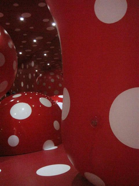 YAYOI KUSAMA Obsessions_7441