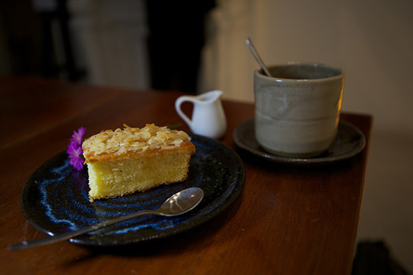 Almond cake and coffee