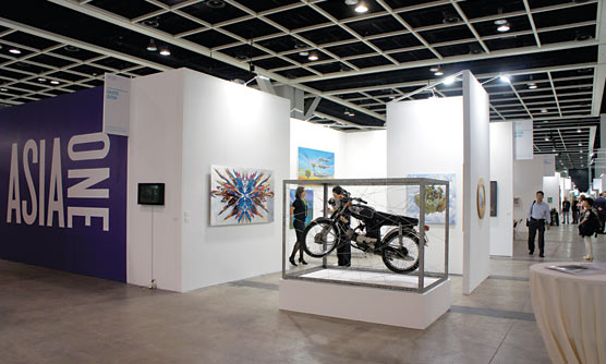 INS-Galerie-Quynh-Hongkong-Connection