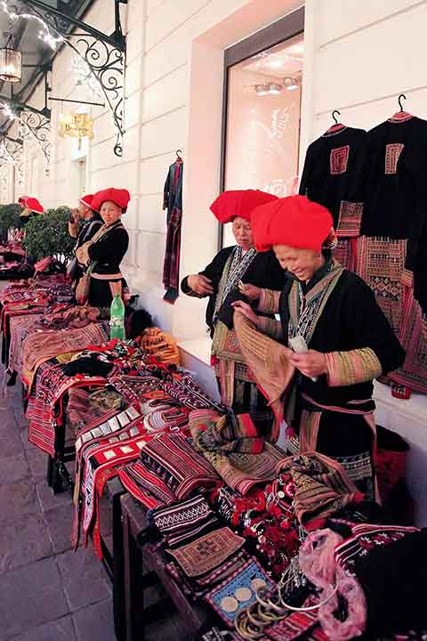 Red Dao Market 2