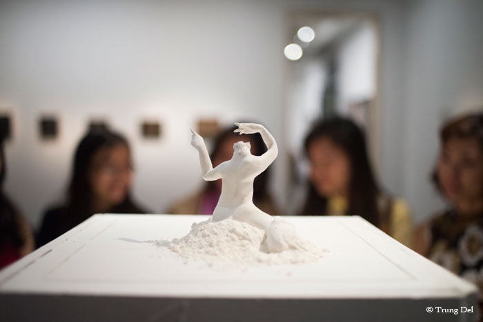 "Unblighted Melody" by artist Le Hoang Bich Phuong (2014, installation with porcelain and flour)