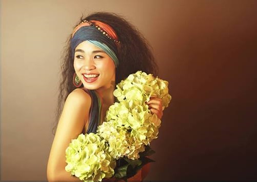 Autumn Leaves Music Night with Dong Lan