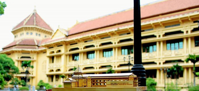 tour-day-at-vietnam-national-museum-of-history