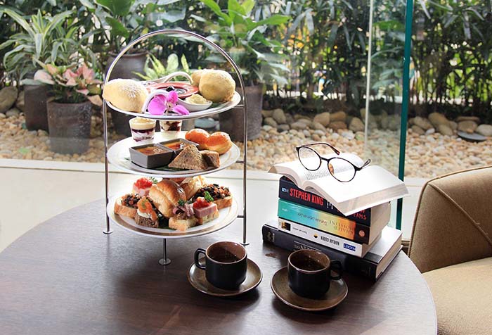 books-high-tea-pan-pacific-hanoi-hotel